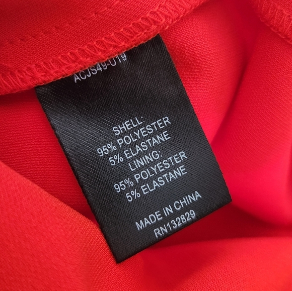 H:ours bright red belted deep v‎ neck jumpsuit with slit size small - Picture 7 of 7